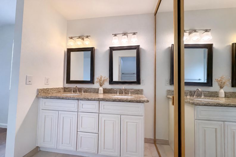 Photo 9 of 24 of 6232 Wittenham Way, Orangevale, CA