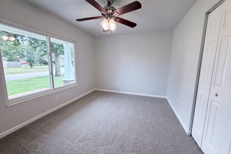 Photo 8 of 18 of 7428 Sweet Rose Ln, Jacksonville, FL