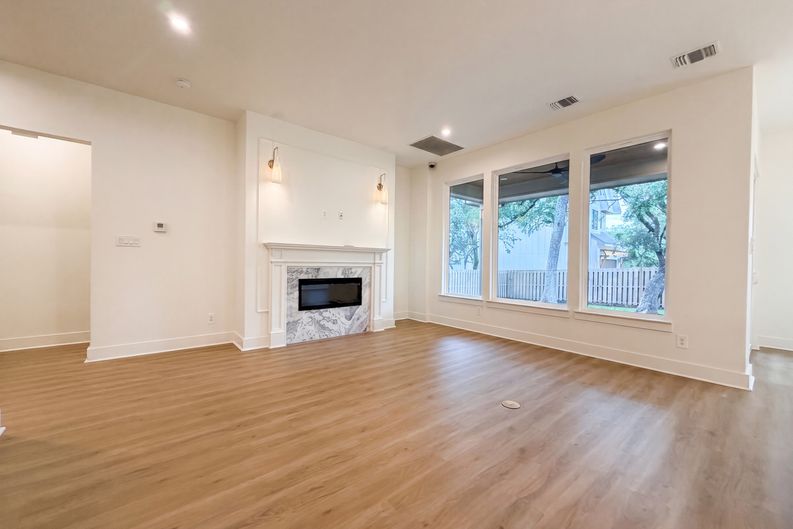 Photo 9 of 21 of 4211 Honeycomb St, San Antonio, TX