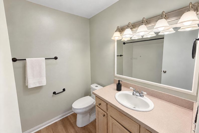 Photo 7 of 21 of 1135 Canyon View Rd, Northfield, OH