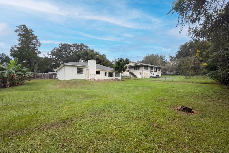 Photo 26 of 32 of 12054 Joe Herrmann Dr, San Antonio, FL