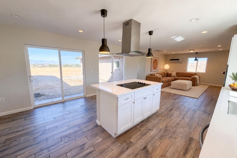 Photo 16 of 19 of 14100 Nightshade Rd, Apple Valley, CA