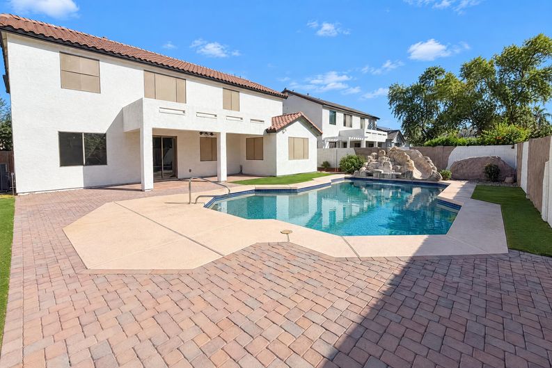 Photo 5 of 39 of 4415 W Paseo Way, Laveen, AZ