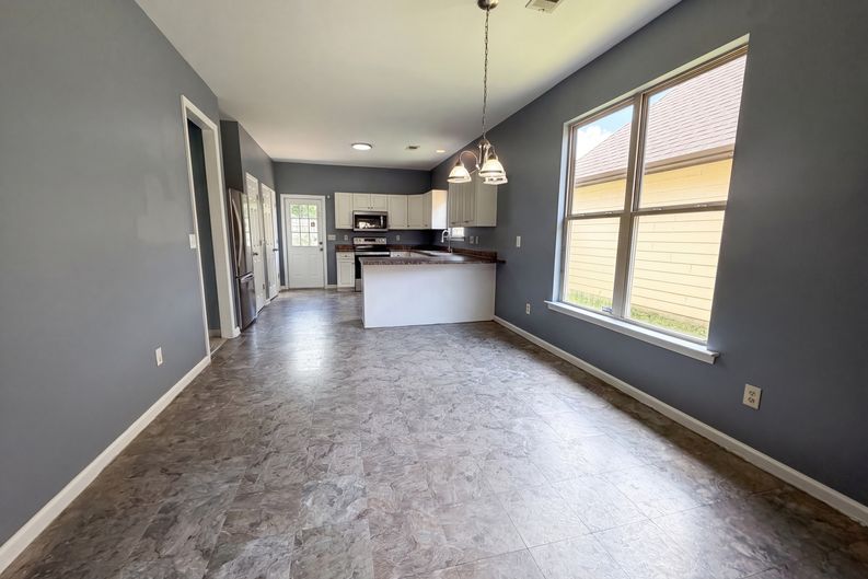 Photo 8 of 19 of 1124 Washington Dr, Moody, AL