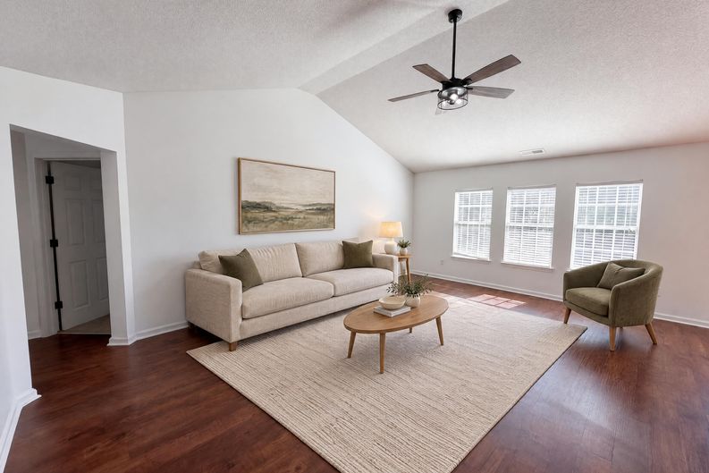 Photo 6 of 20 of 5138 Thornton Dr, Summerville, SC