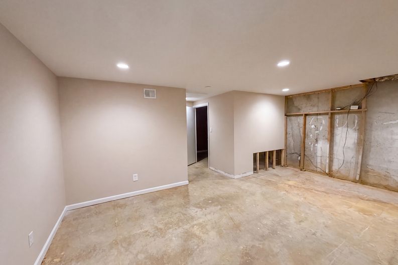 Photo 11 of 20 of 9983 Ridgeline Dr, Montgomery Village, MD