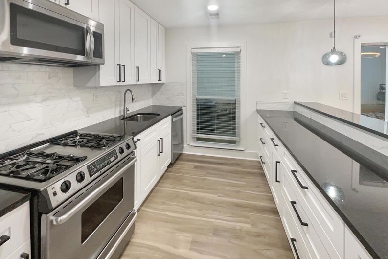 Photo 6 of 25 of 4409 Idlewood Ln, Tucker, GA