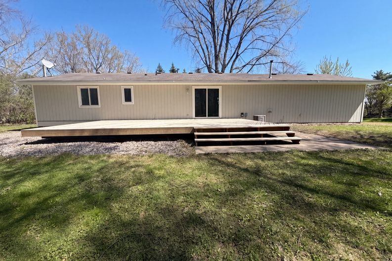 Photo 5 of 18 of 18817 Kenwood Trl, Lakeville, MN