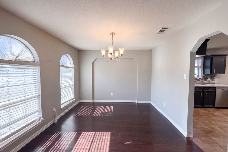 Photo 8 of 21 of 4609 Oxford Dr, Killeen, TX