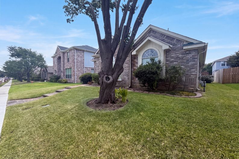 Photo 24 of 28 of 1688 Yellowstone Ave, Lewisville, TX