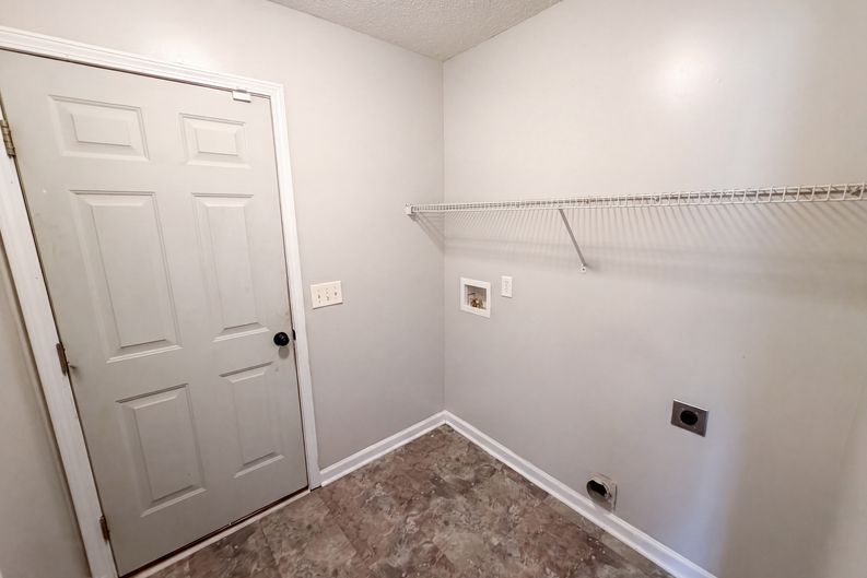 Photo 14 of 16 of 237 Arthurdale Dr, West Columbia, SC