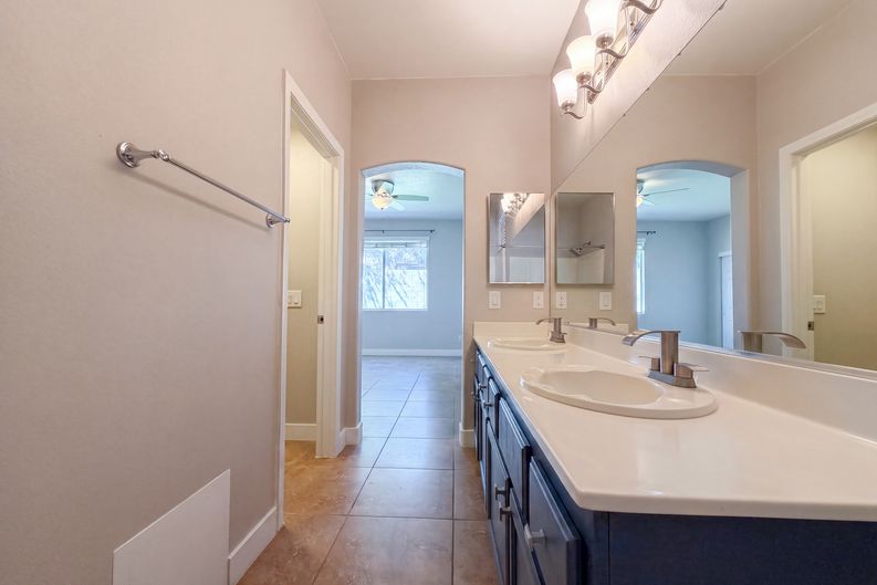 Photo 15 of 21 of 239 Ventana Heights St, Henderson, NV
