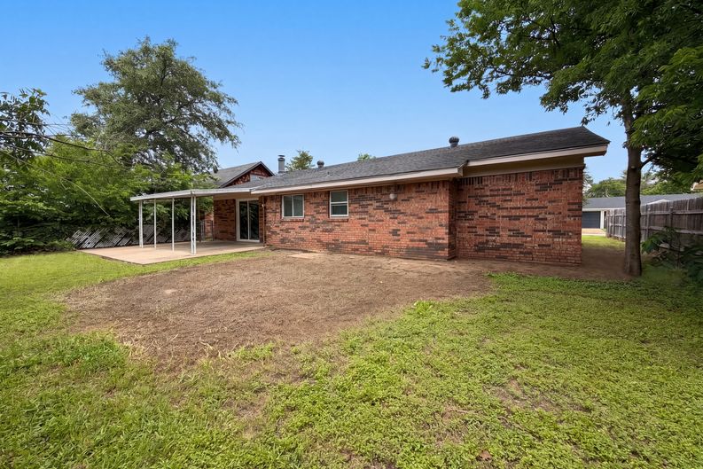 Photo 17 of 18 of 3720 Wingate Dr, Waco, TX