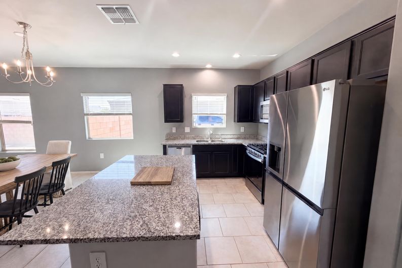 Photo 7 of 22 of 6867 S Portugal Ave, Tucson, AZ