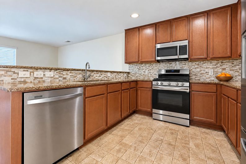 Photo 8 of 26 of 14414 Darrah Dr, Houston, TX