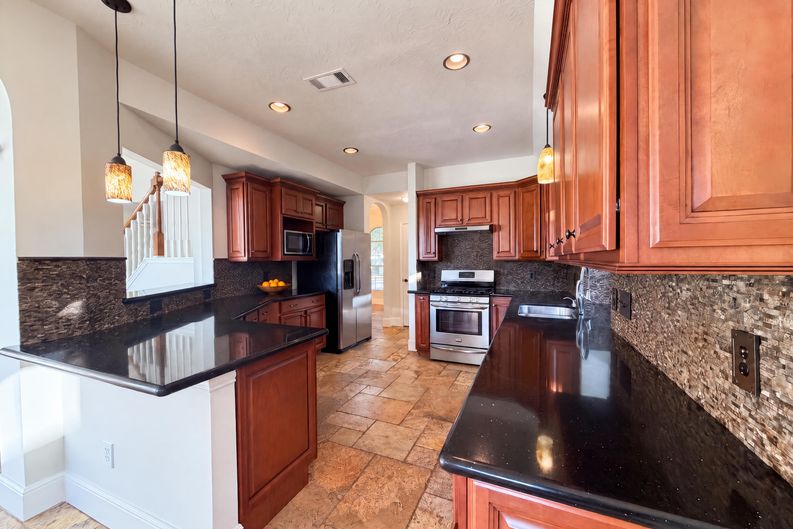 Photo 7 of 26 of 23130 Willow Canyon Dr, Katy, TX