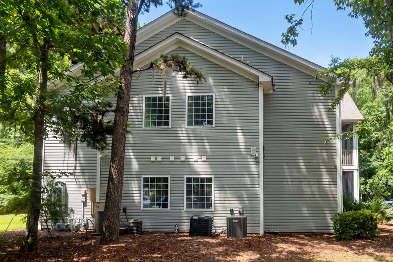Photo 16 of 17 of 906 W Marymont Ln, Charleston, SC