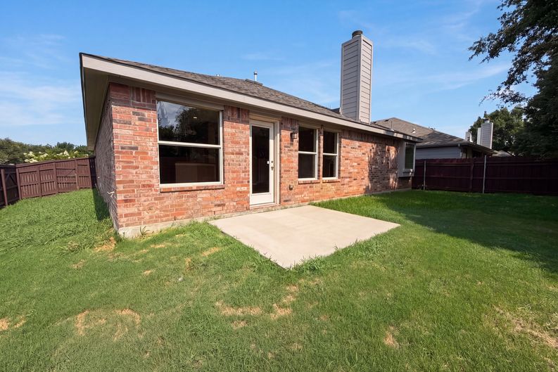 Photo 5 of 16 of 5400 Shepherd Pl, Flower Mound, TX