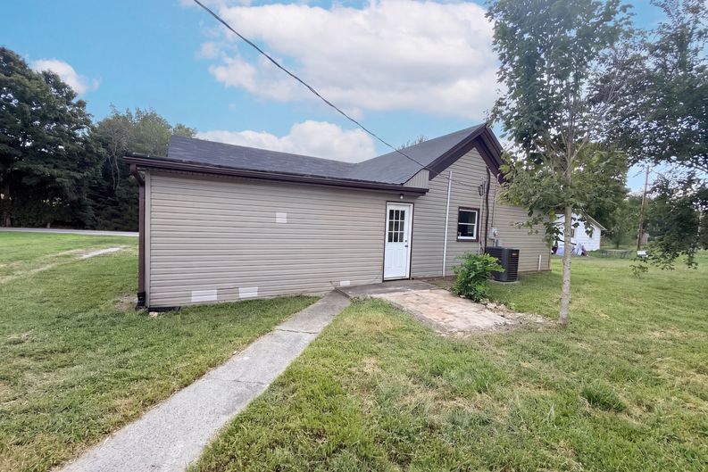 Photo 12 of 13 of 2545 W Mount Vernon Rd, Bethpage, TN
