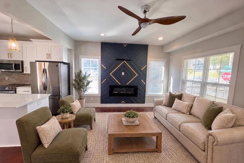 Photo 3 of 76 of 213 Joseph E Lowery Blvd NW, Atlanta, GA