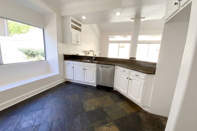 Photo 10 of 26 of 3303 Deaver Dr, Corona, CA