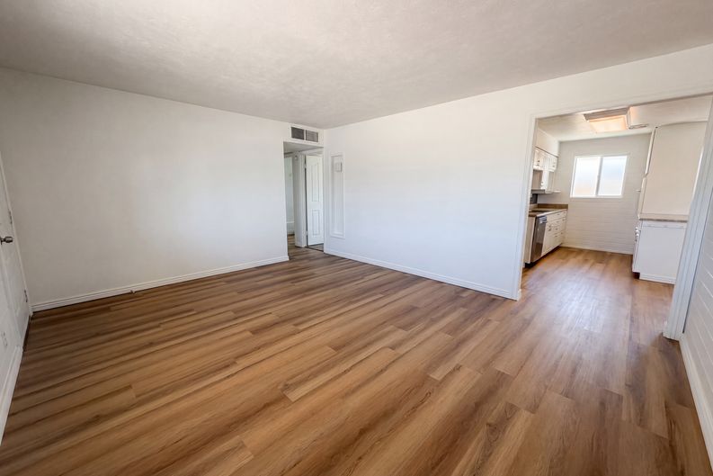 Photo 3 of 26 of 1457 W 7th Ave, Mesa, AZ