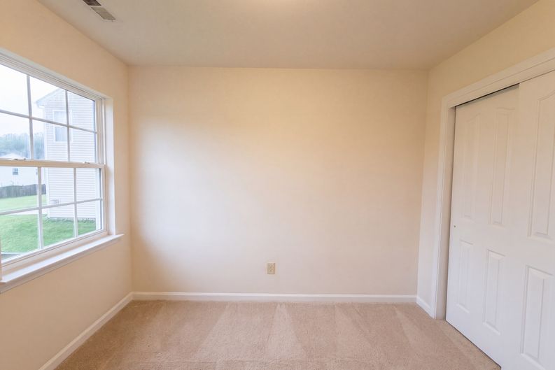 Photo 8 of 21 of 315 Royal Grey Ct, Winston Salem, NC