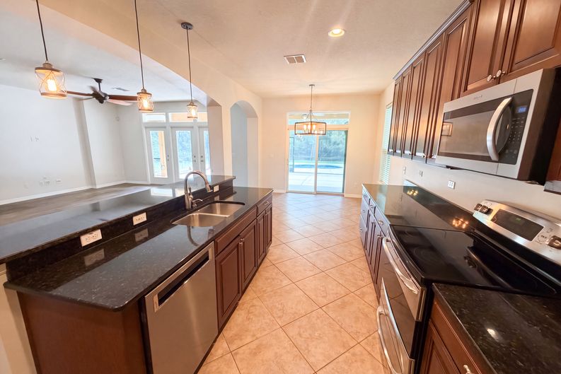 Photo 15 of 46 of 280 Chandler Cir, Oviedo, FL