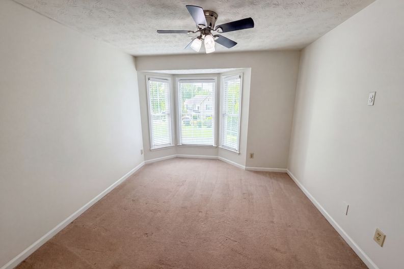 Photo 4 of 26 of 4342 Trotters Way Dr, Snellville, GA