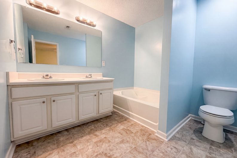 Photo 13 of 20 of 2350 Heritage Park Cir NW, Kennesaw, GA
