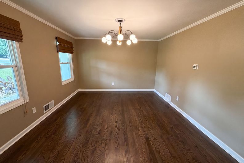 Photo 8 of 38 of 1772 Huntingford Dr, Marietta, GA