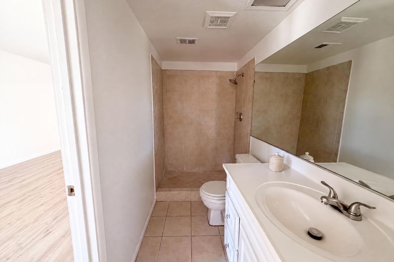 Photo 9 of 24 of 19825 N 5th Dr, Phoenix, AZ