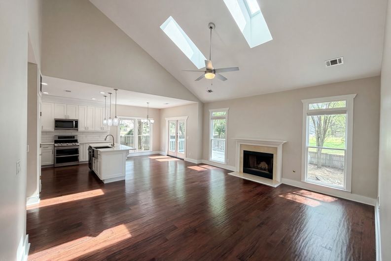 Photo 3 of 44 of 4000 Amberley Ln, Marietta, GA