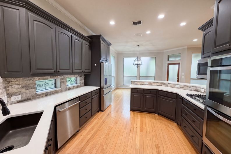 Photo 15 of 29 of 1309 Winding Brook Dr, Garland, TX