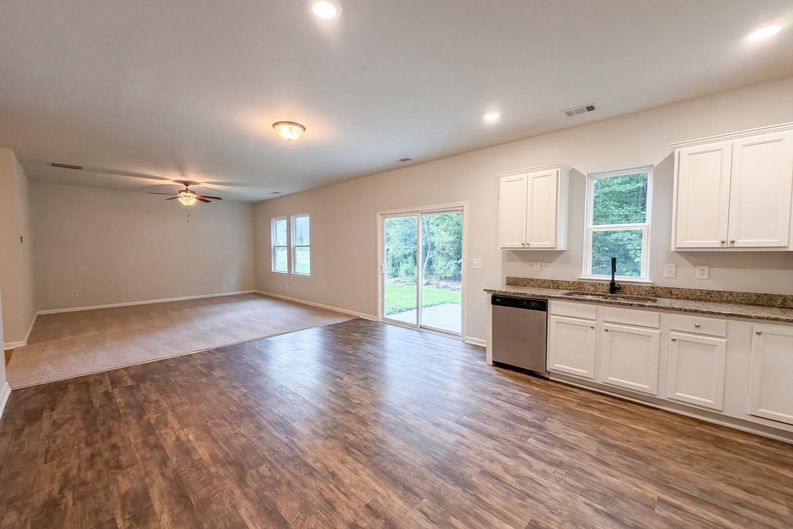 Photo 7 of 27 of 8618 Blair Ct, Douglasville, GA
