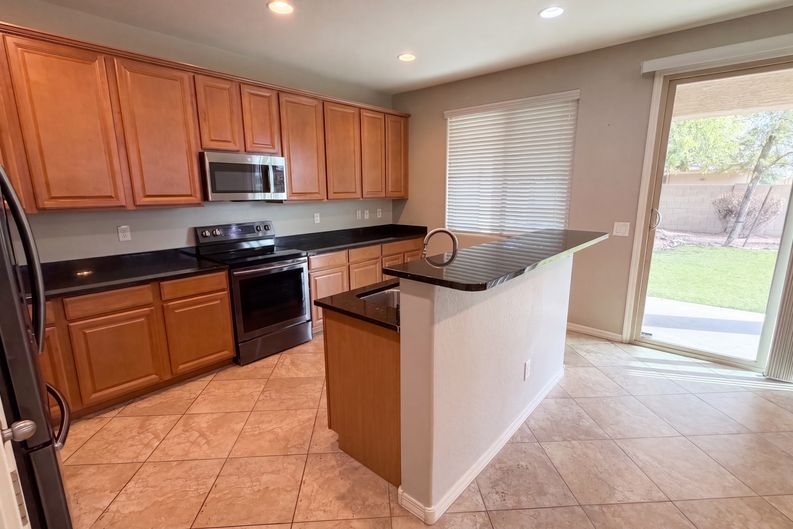 Photo 6 of 42 of 11719 W Port Au Prince Ln, El Mirage, AZ