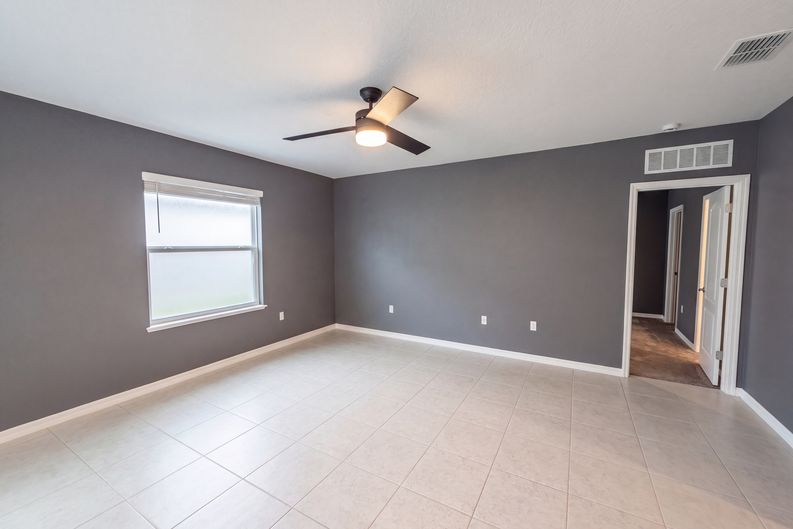 Photo 3 of 21 of 1443 General Custer Ave, Daytona Beach, FL