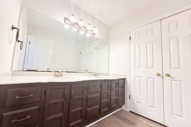 Photo 15 of 21 of 7161 Roper Rd, Trussville, AL