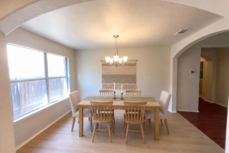 Photo 7 of 21 of 8222 Grissom Cir, San Antonio, TX