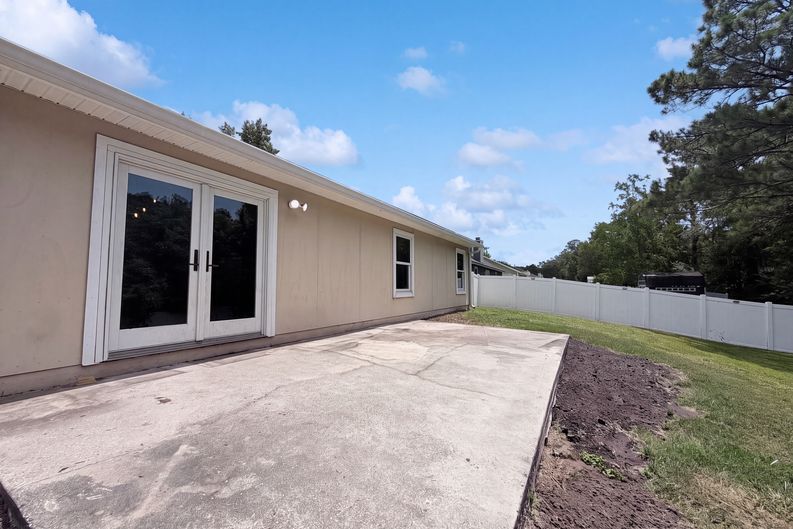 Photo 17 of 18 of 7428 Sweet Rose Ln, Jacksonville, FL