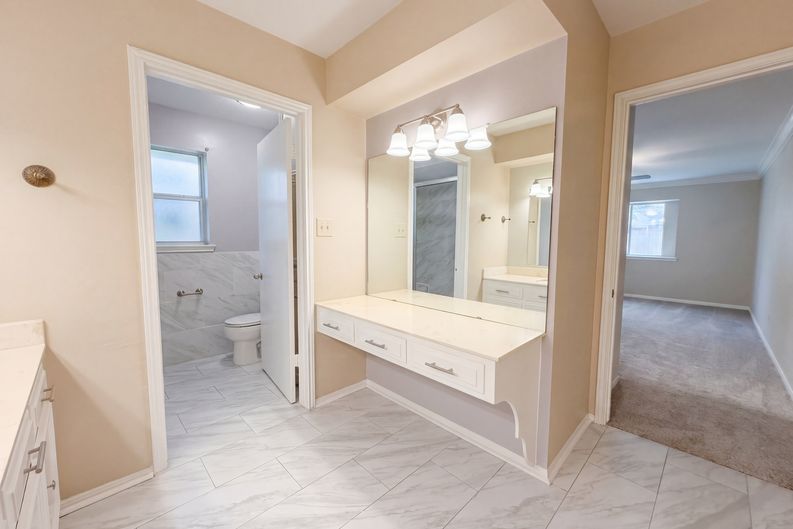 Photo 20 of 26 of 17406 Ridge Top Dr, Houston, TX