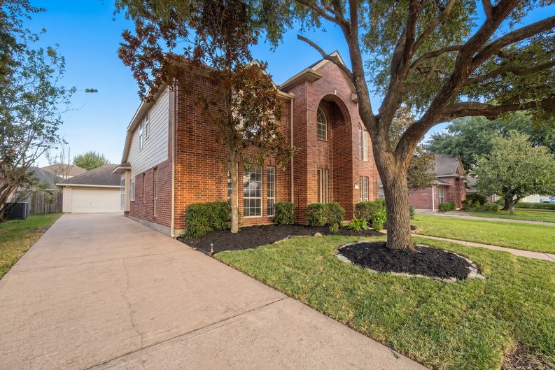 Photo 49 of 52 of 9019 Sunny Ridge Dr, Houston, TX
