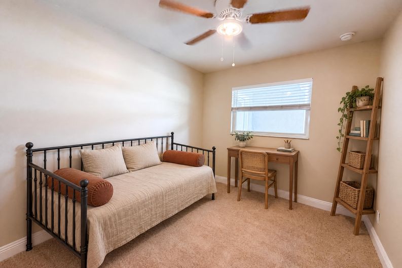Photo 5 of 16 of 121 Inwood Cir, Brandon, FL