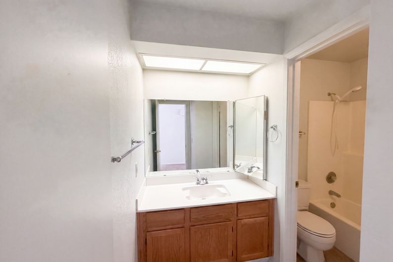 Photo 9 of 24 of 6018 W Mescal St, Glendale, AZ