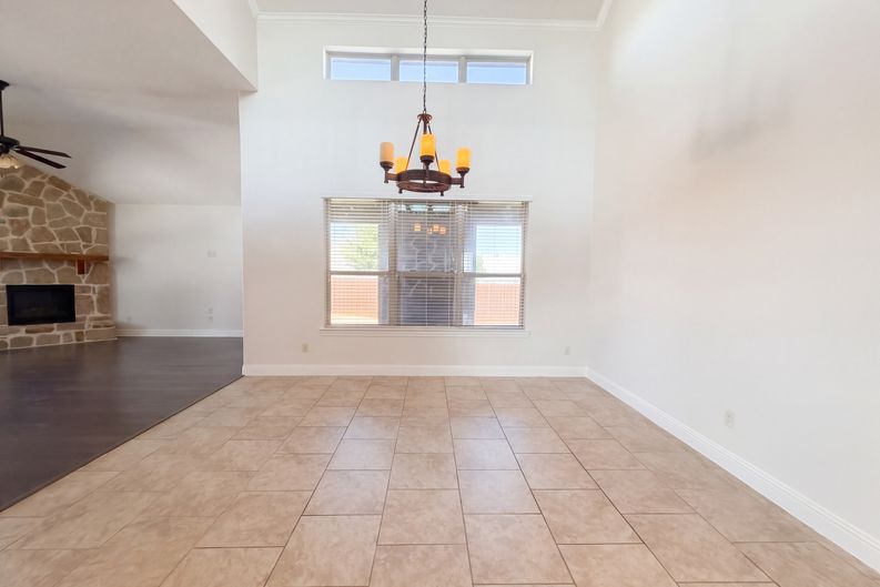 Photo 9 of 22 of 10832 Frost Pl, McKinney, TX