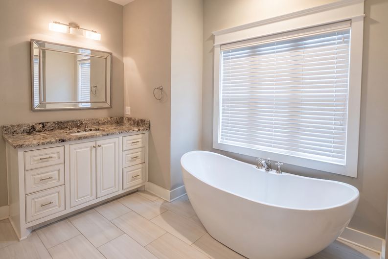 Photo 11 of 38 of 521 Autumnstone Ln, Bowling Green, KY
