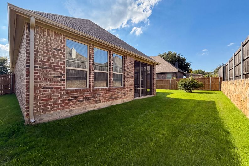 Photo 5 of 19 of 3005 S College Ave, Decatur, TX