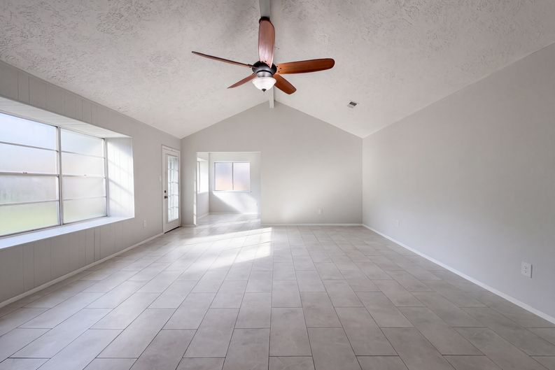 Photo 23 of 31 of 23110 Pennsgrove Rd, Spring, TX