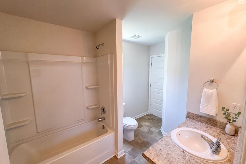 Photo 16 of 21 of 672 Mill Creek Trl, Jonesboro, GA
