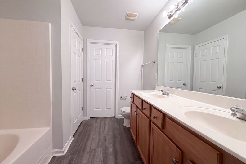 Photo 6 of 18 of 127 Edgington St, Mooresville, NC